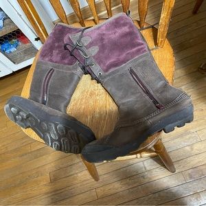 Ugg eggplant waterproof size 7